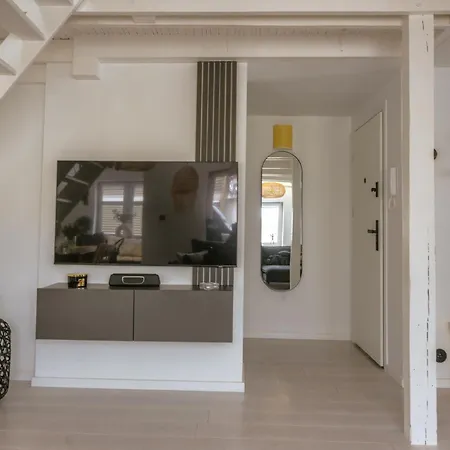아파트 Home3city Klimatyczne Poddasze *